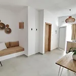 アパート Konstantinos ペリッサ