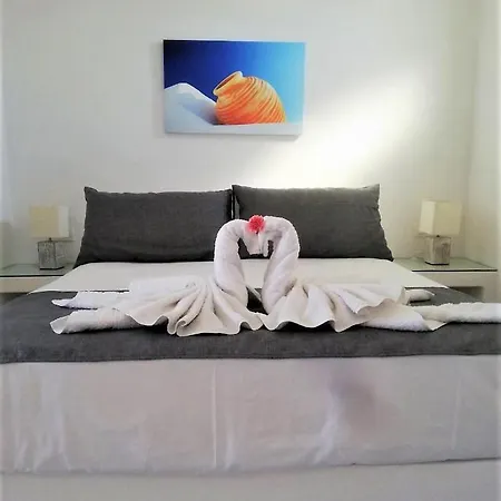 Konstantinos * Perissa (Santorini)