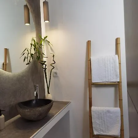 Konstantinos Perissa (Santorini)