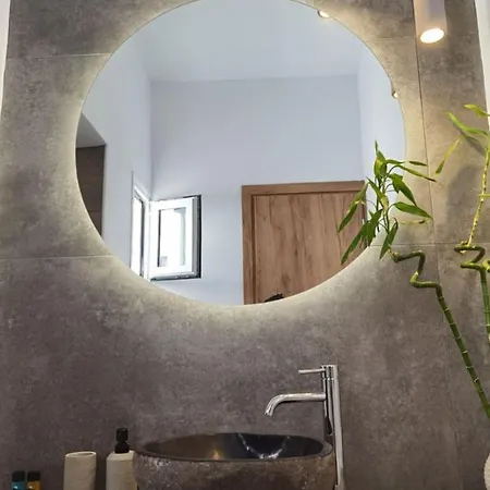Konstantinos Apartment