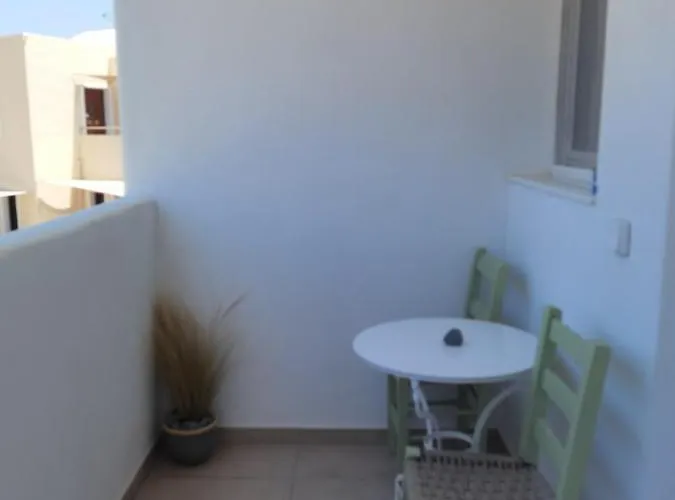 Konstantinos * Perissa (Santorini)