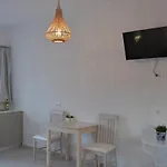 Konstantinos Lejlighed Perissa (Santorini)